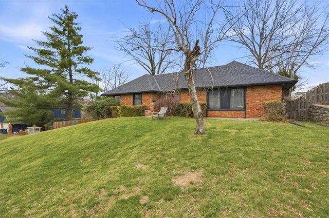 3012 NW 55th Street, Kansas City, MO 64152