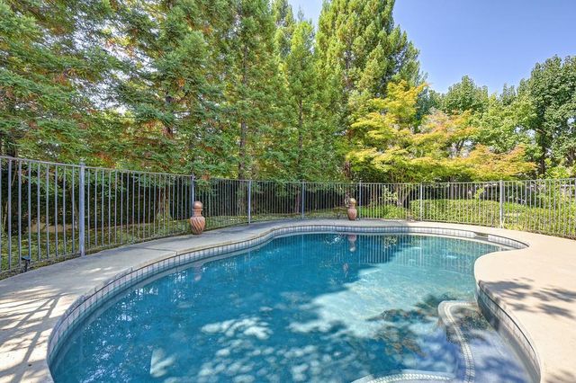 9013 Cedar Ridge Dr, Granite Bay, CA 95746