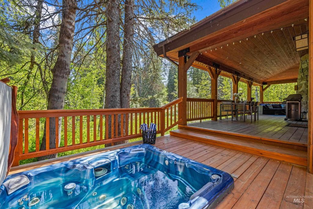 131 Twin Creeks Court, Donnelly, ID 83615 photo 7