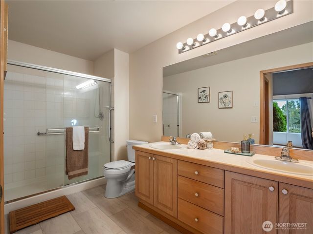 9766 Ebbtide Lane NW, Silverdale, WA 98383