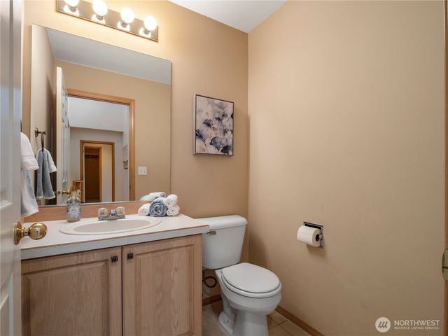 9766 Ebbtide Lane NW, Silverdale, WA 98383