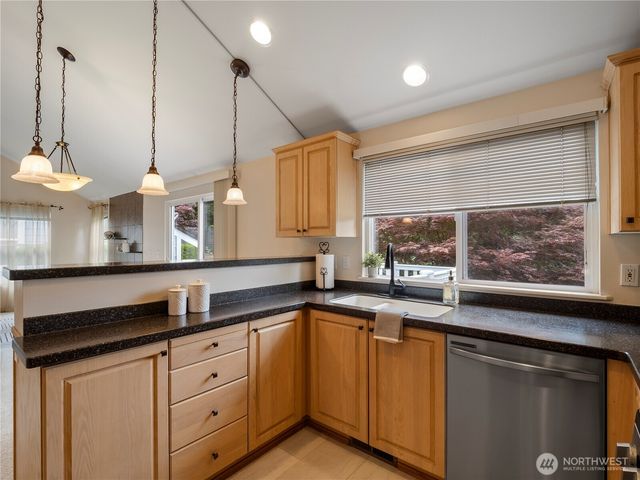 9766 Ebbtide Lane NW, Silverdale, WA 98383