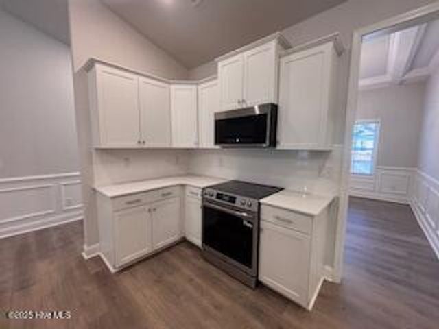 111 Boxwood Court, Wallace, NC 28466