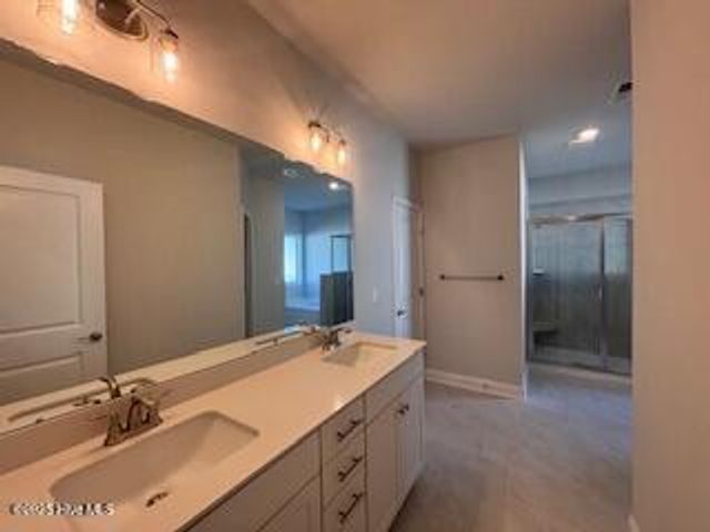 111 Boxwood Court, Wallace, NC 28466