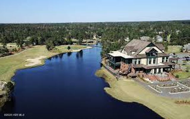 111 Boxwood Court, Wallace, NC 28466