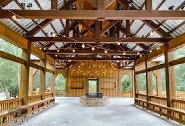 111 Boxwood Court, Wallace, NC 28466