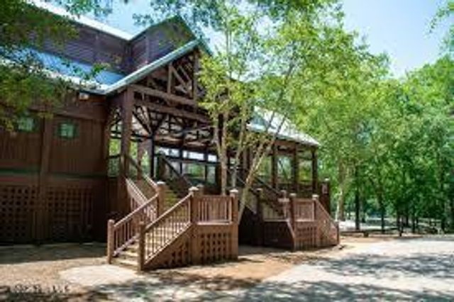 111 Boxwood Court, Wallace, NC 28466