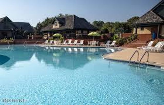 111 Boxwood Court, Wallace, NC 28466