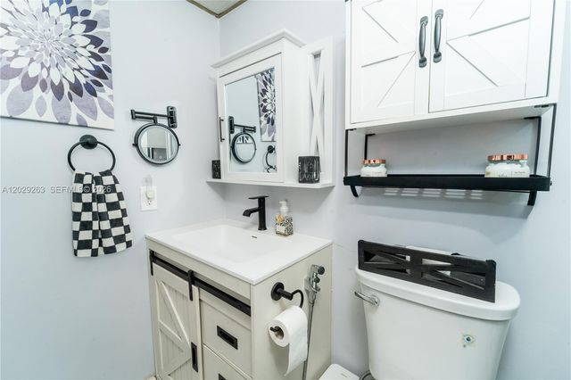 2811 N Pine Island Rd 102, Sunrise, FL 33322