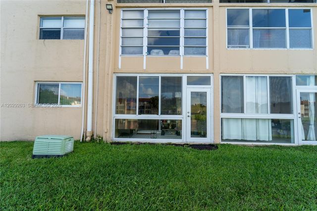 2811 N Pine Island Rd 102, Sunrise, FL 33322