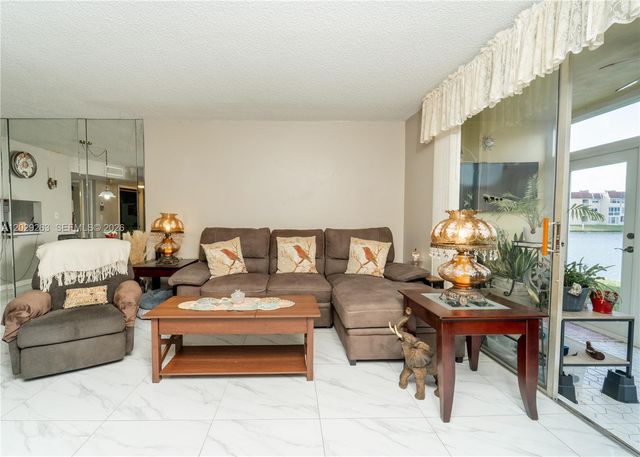 2811 N Pine Island Rd 102, Sunrise, FL 33322