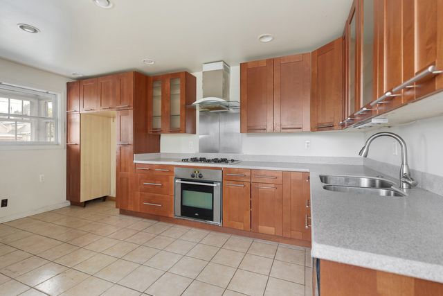 900 Lathrop Avenue, Forest Park, IL 60130