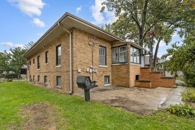 900 Lathrop Avenue, Forest Park, IL 60130