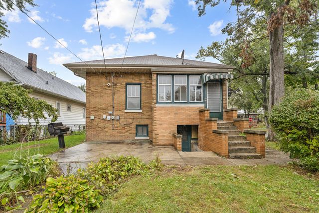 900 Lathrop Avenue, Forest Park, IL 60130