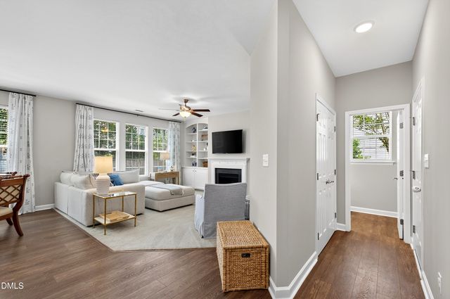 6220 Amber Bluffs Crescent, Raleigh, NC 27616