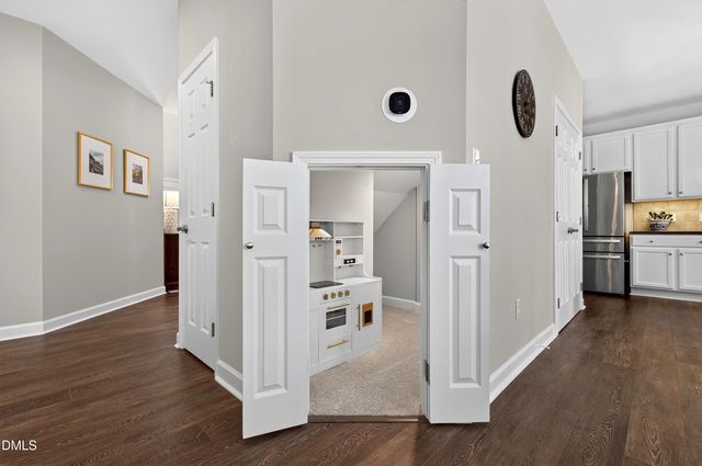 6220 Amber Bluffs Crescent, Raleigh, NC 27616