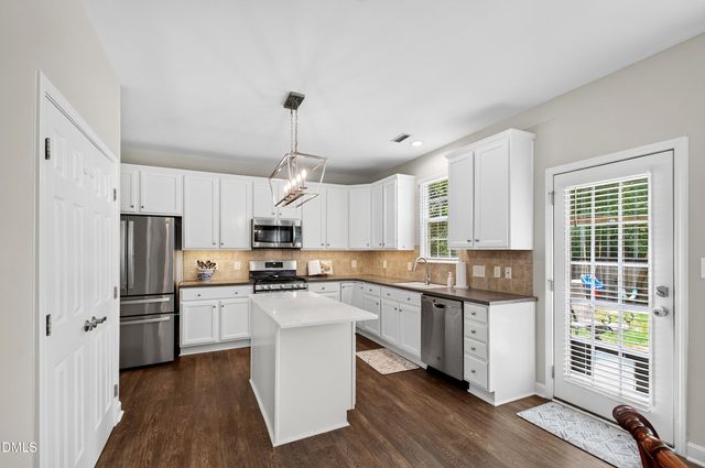 6220 Amber Bluffs Crescent, Raleigh, NC 27616