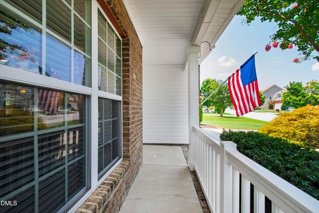 6220 Amber Bluffs Crescent, Raleigh, NC 27616