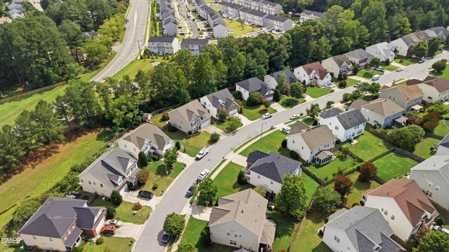 6220 Amber Bluffs Crescent, Raleigh, NC 27616