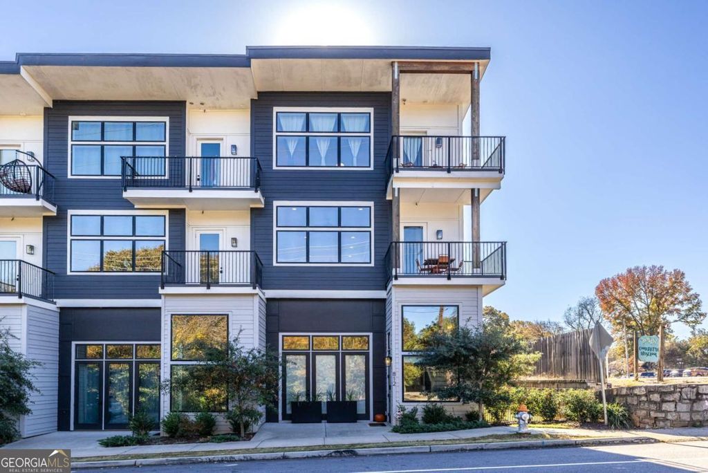 812 W College Avenue, Decatur, GA 30030