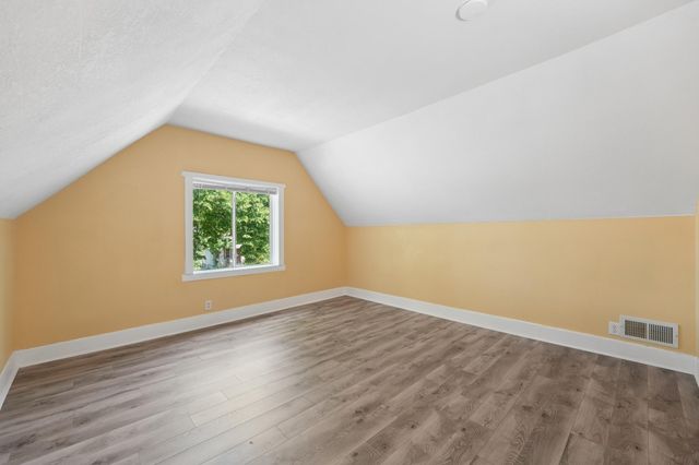 901 31st Avenue N, Minneapolis, MN 55411