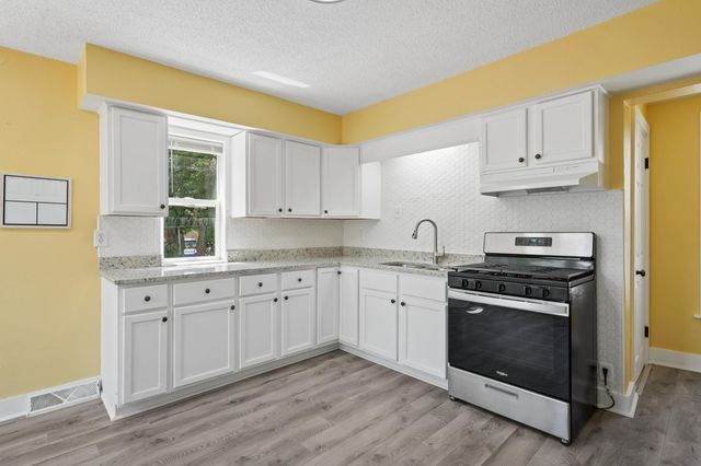 901 31st Avenue N, Minneapolis, MN 55411