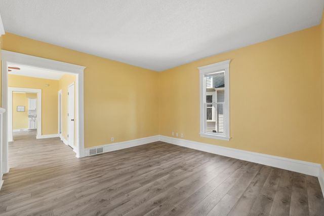 901 31st Avenue N, Minneapolis, MN 55411