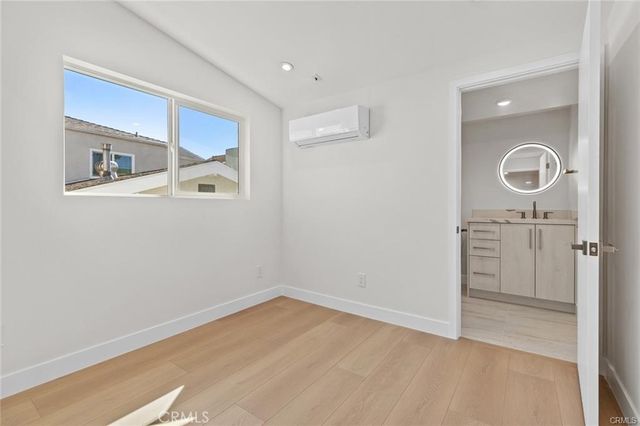 1133 B N Maryland, Glendale, CA 91207