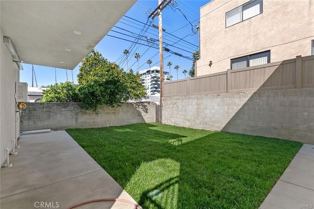 1133 B N Maryland, Glendale, CA 91207