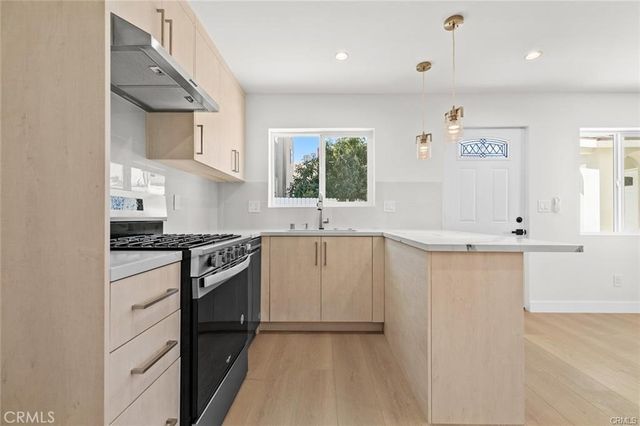 1133 B N Maryland, Glendale, CA 91207