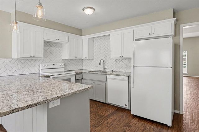 11008 Springhollow Road, Oklahoma City, OK 73120