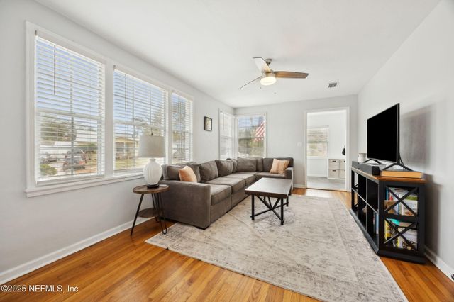 1364 PINEGROVE Court, Jacksonville, FL 32205