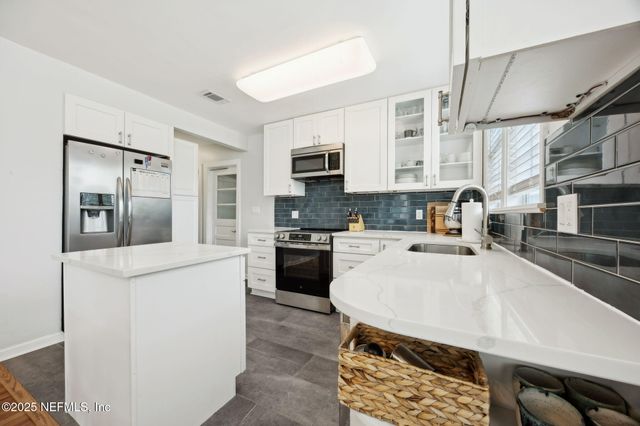 1364 PINEGROVE Court, Jacksonville, FL 32205