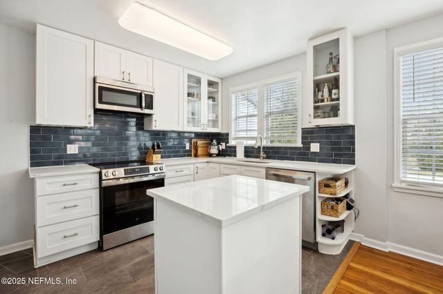 1364 PINEGROVE Court, Jacksonville, FL 32205