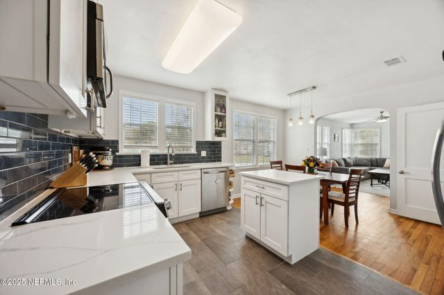 1364 PINEGROVE Court, Jacksonville, FL 32205