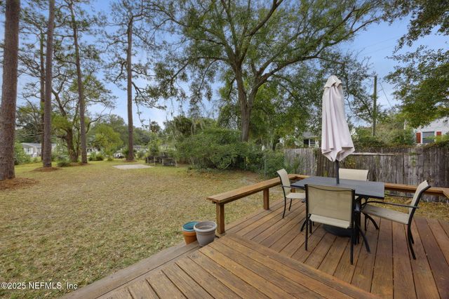 1364 PINEGROVE Court, Jacksonville, FL 32205