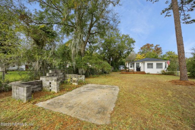 1364 PINEGROVE Court, Jacksonville, FL 32205