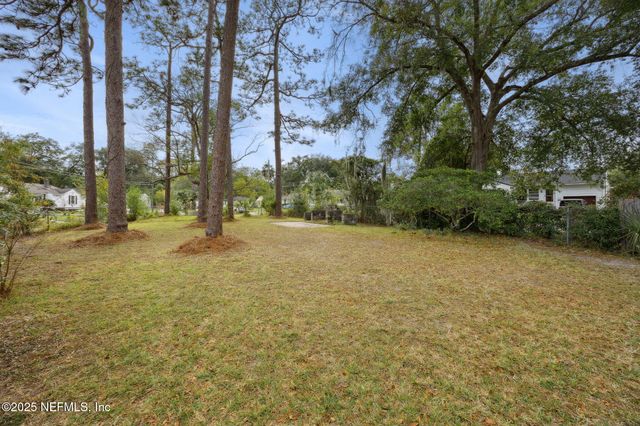 1364 PINEGROVE Court, Jacksonville, FL 32205