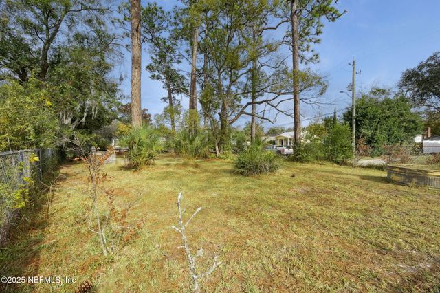 1364 PINEGROVE Court, Jacksonville, FL 32205