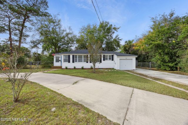 1364 PINEGROVE Court, Jacksonville, FL 32205