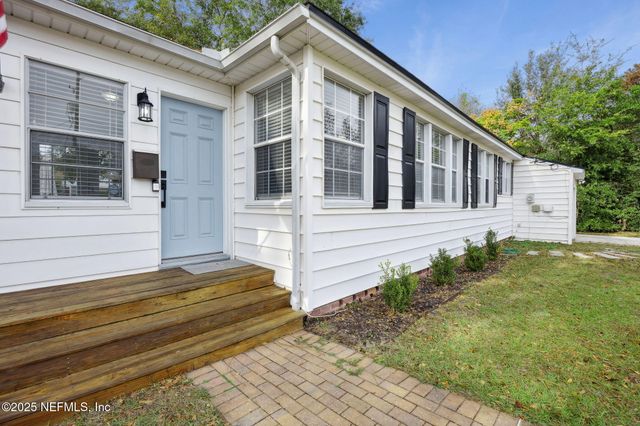 1364 PINEGROVE Court, Jacksonville, FL 32205