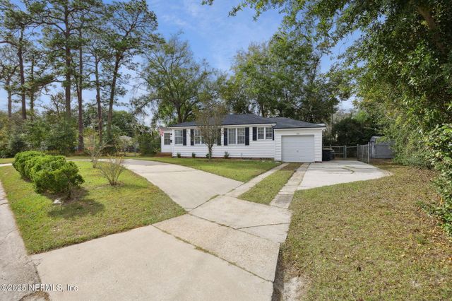 1364 PINEGROVE Court, Jacksonville, FL 32205
