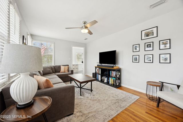 1364 PINEGROVE Court, Jacksonville, FL 32205