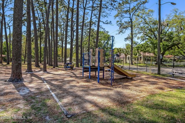 1364 PINEGROVE Court, Jacksonville, FL 32205