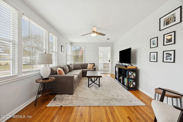 1364 PINEGROVE Court, Jacksonville, FL 32205