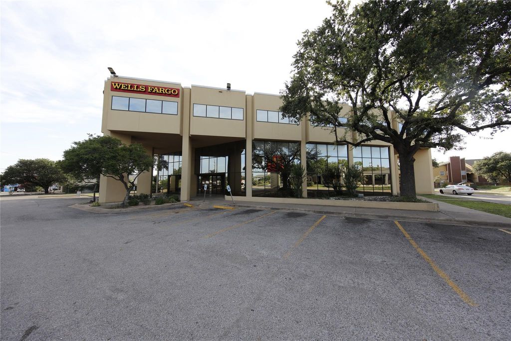 9800 N Lamar BLVD 305, Austin, TX 78753