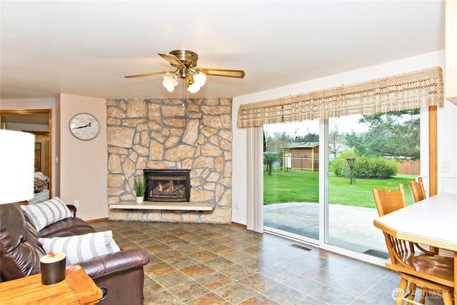 25040 180th Avenue SE, Kent, WA 98042