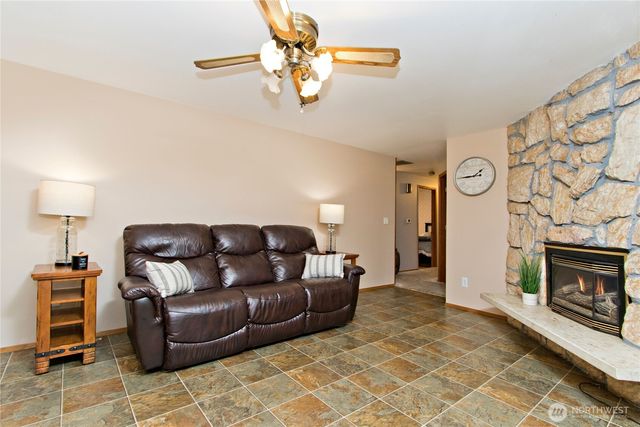 25040 180th Avenue SE, Kent, WA 98042