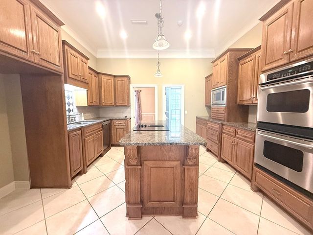 12 Harrington Ln, Dothan, AL 36305
