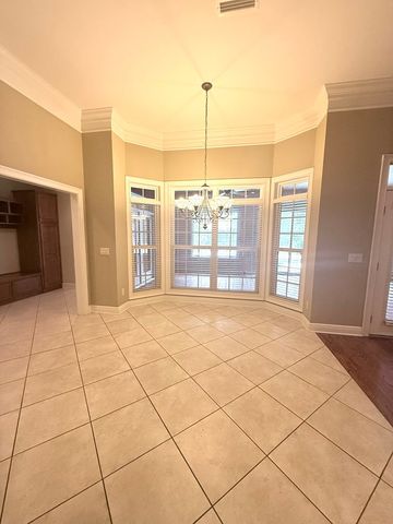12 Harrington Ln, Dothan, AL 36305